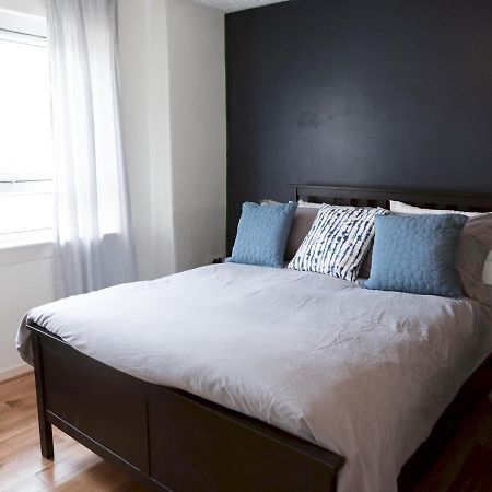 Pass The Keys Cozy Two Bed Flat Near Glasgow Airport & Paisley Eksteriør bilde