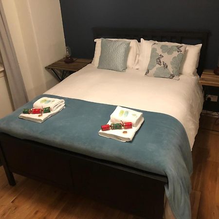 Pass The Keys Cozy Two Bed Flat Near Glasgow Airport & Paisley Eksteriør bilde