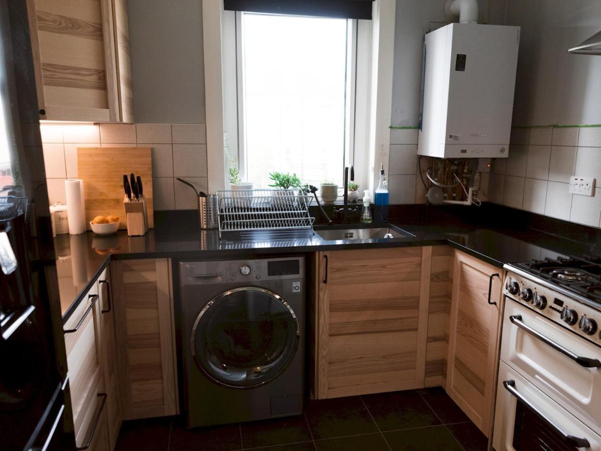 Pass The Keys Cozy Two Bed Flat Near Glasgow Airport & Paisley Eksteriør bilde