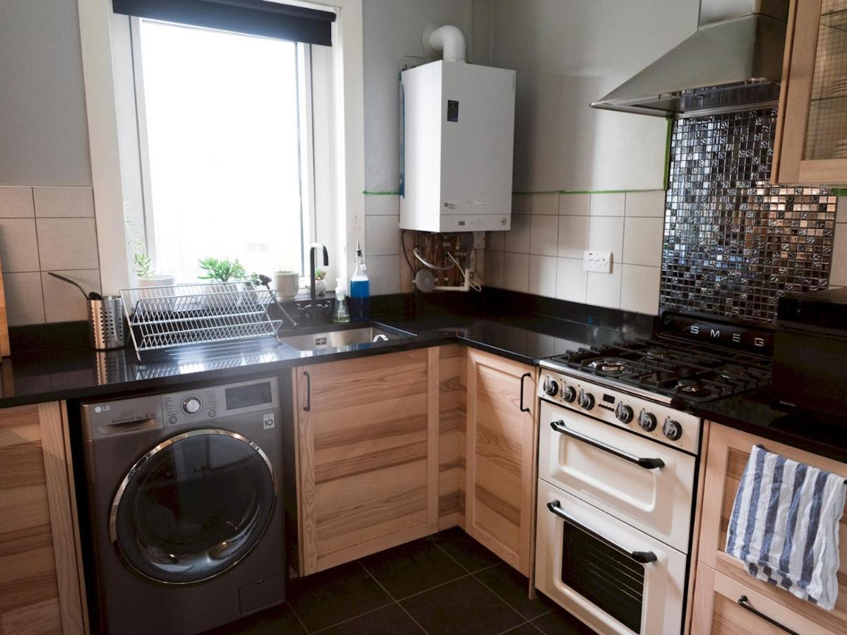 Pass The Keys Cozy Two Bed Flat Near Glasgow Airport & Paisley Eksteriør bilde