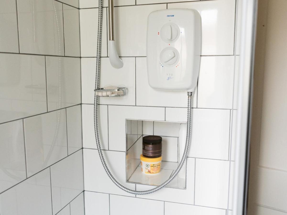 Pass The Keys Cozy Two Bed Flat Near Glasgow Airport & Paisley Eksteriør bilde